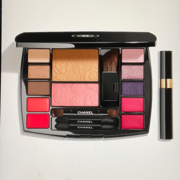 HOST PICK 💋💄 CHANEL  TRAVEL MAKEUP PALETTE 💋💄 NWT 💄💋 - Picture 12 of 16